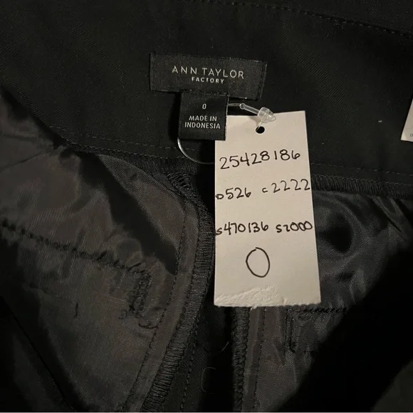 NWT Ann Taylor Factory Modern Slim Leg Black Pant - 0 (hemmed to be petite) - Picture 4 of 4